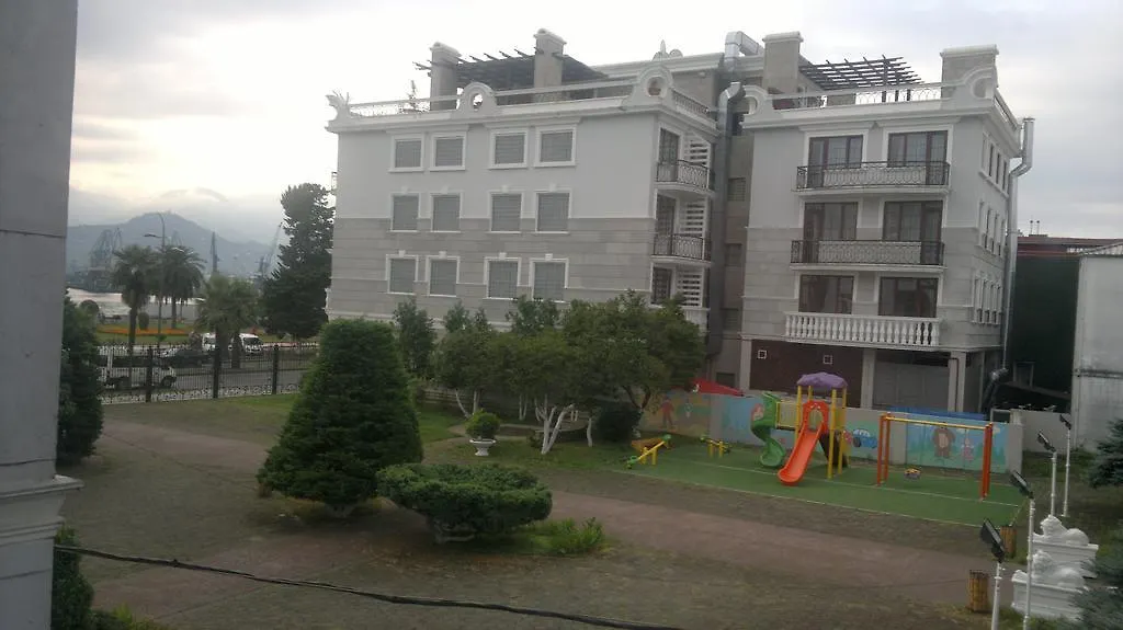 Nini'S Apartments Batumi Georgia